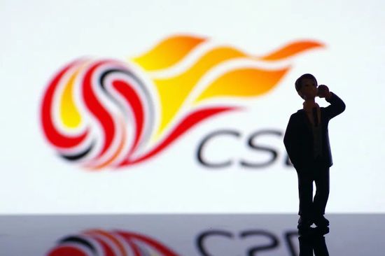 白丝老师喂我乳让我扒开双腿小说